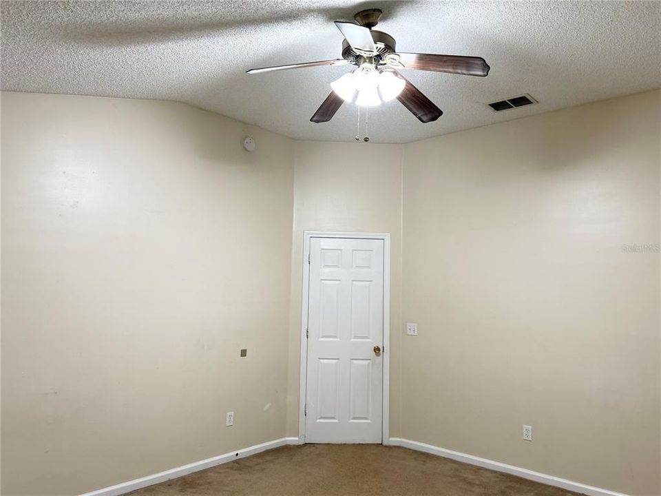 For Sale: $290,000 (3 beds, 2 baths, 1548 Square Feet)