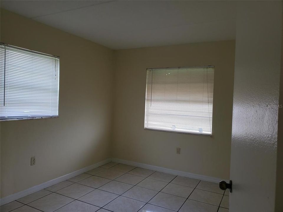 For Sale: $137,000 (2 beds, 1 baths, 784 Square Feet)