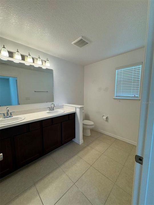 For Rent: $1,900 (3 beds, 2 baths, 1676 Square Feet)