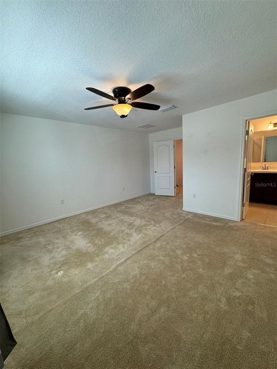 For Rent: $1,900 (3 beds, 2 baths, 1676 Square Feet)