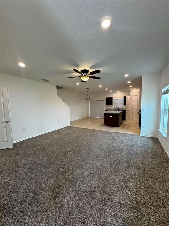 For Rent: $1,900 (3 beds, 2 baths, 1676 Square Feet)