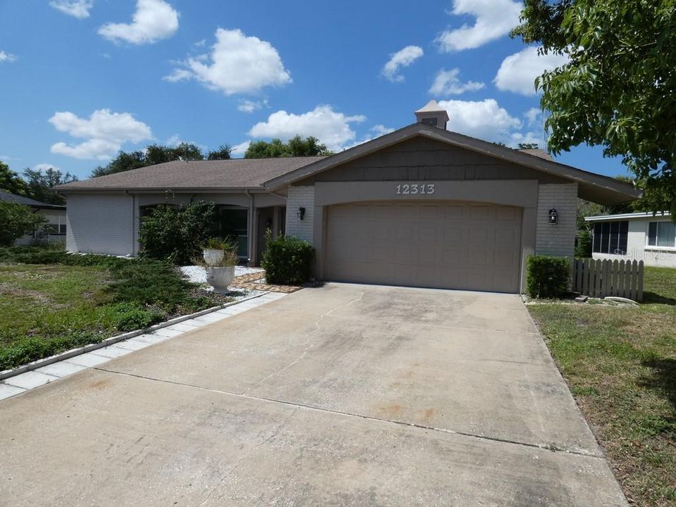 Active With Contract: $355,000 (4 beds, 3 baths, 2022 Square Feet)