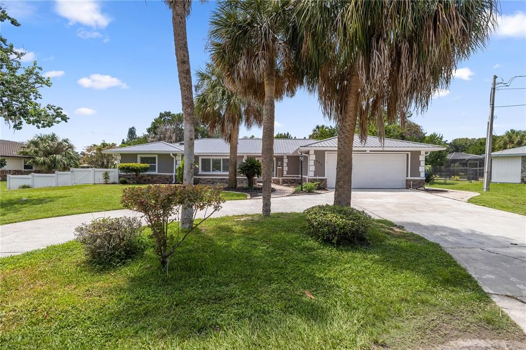 For Sale: $999,000 (3 beds, 3 baths, 2598 Square Feet)