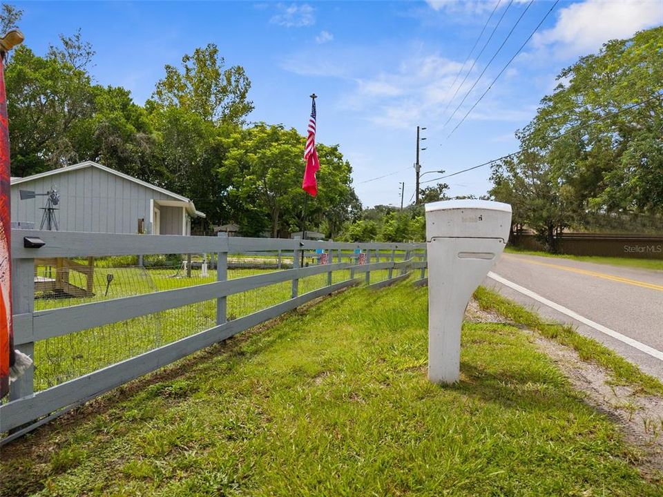 Active With Contract: $215,000 (3 beds, 2 baths, 1215 Square Feet)