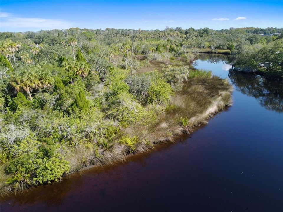 На продажу: $890,000 (5.30 acres)