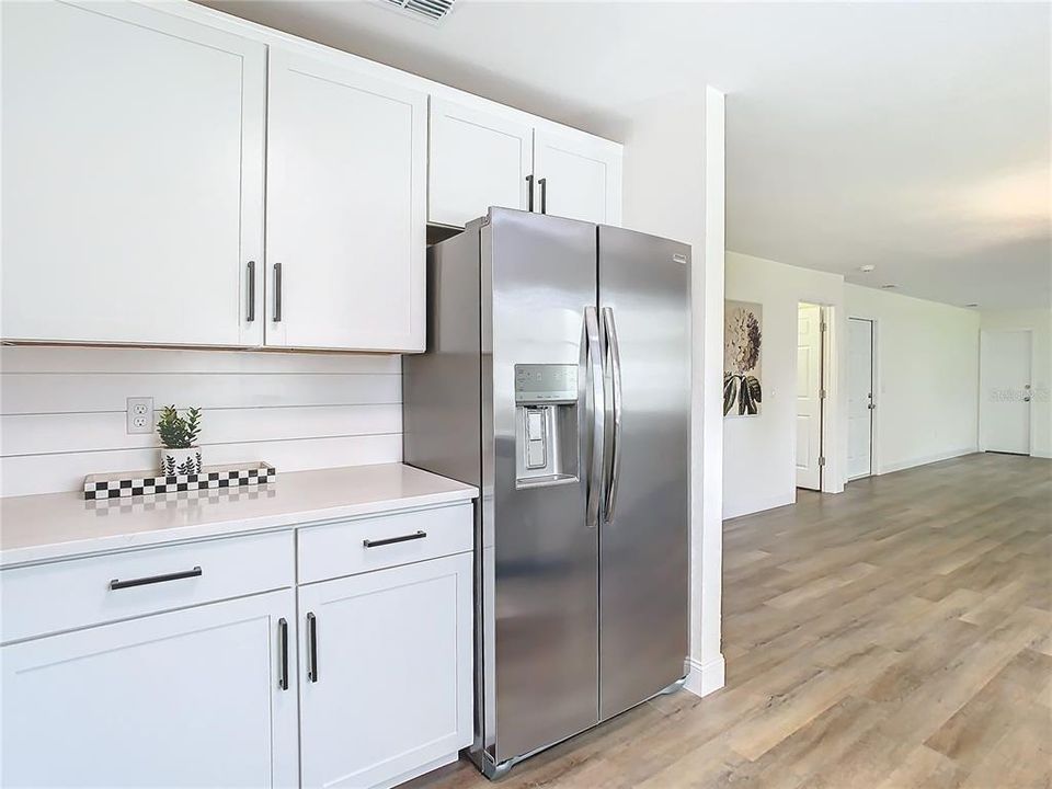 For Sale: $529,900 (3 beds, 2 baths, 1408 Square Feet)