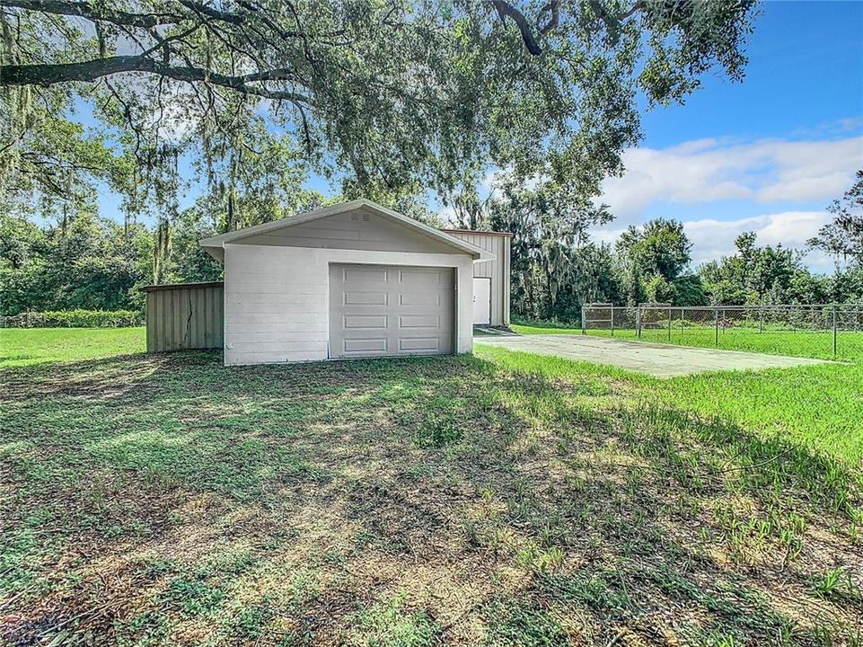 For Sale: $529,900 (3 beds, 2 baths, 1408 Square Feet)