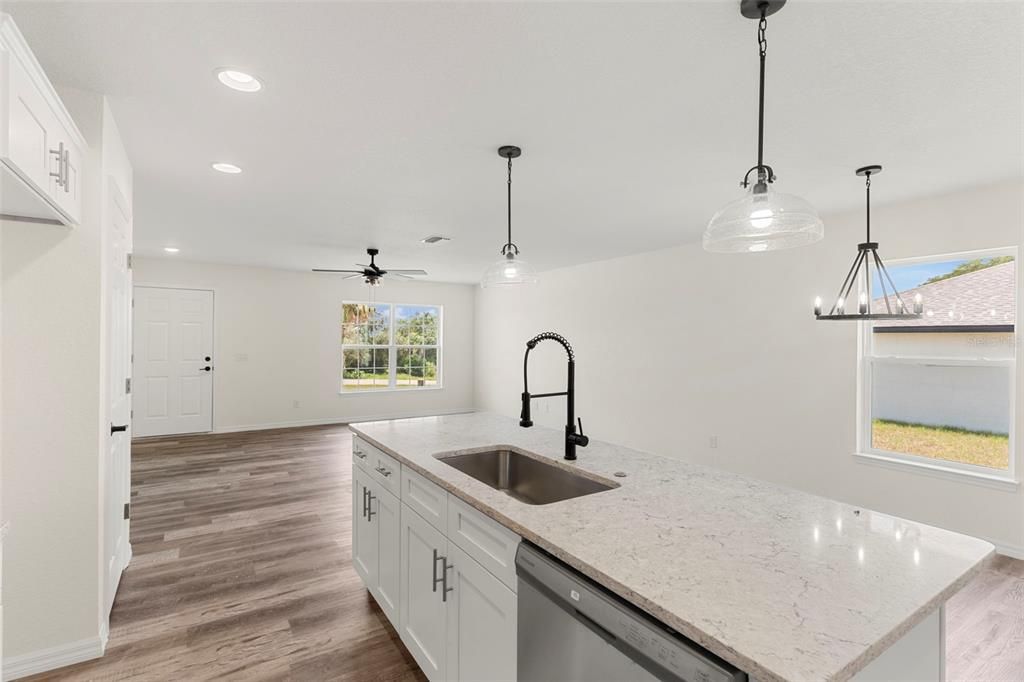 For Sale: $279,900 (3 beds, 2 baths, 1333 Square Feet)