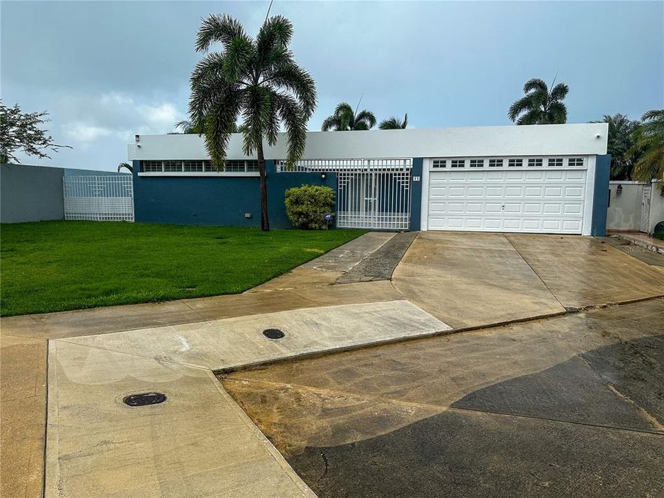 Recently Sold: $405,000 (4 beds, 2 baths, 1647 Square Feet)