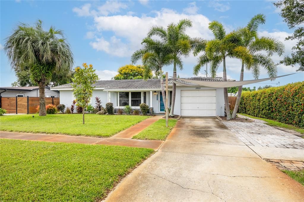 Active With Contract: $510,000 (3 beds, 2 baths, 1517 Square Feet)