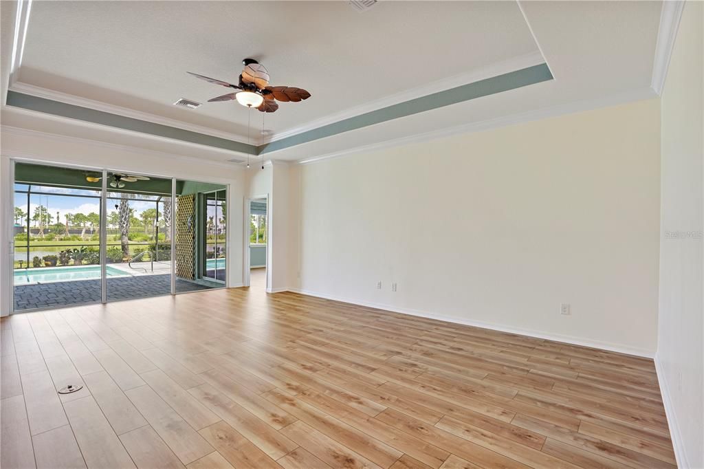 Crown molding & Tray Ceiling in livingroom