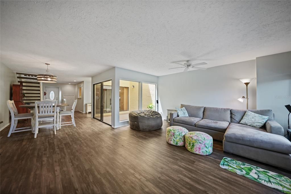 Active With Contract: $315,000 (3 beds, 2 baths, 2059 Square Feet)