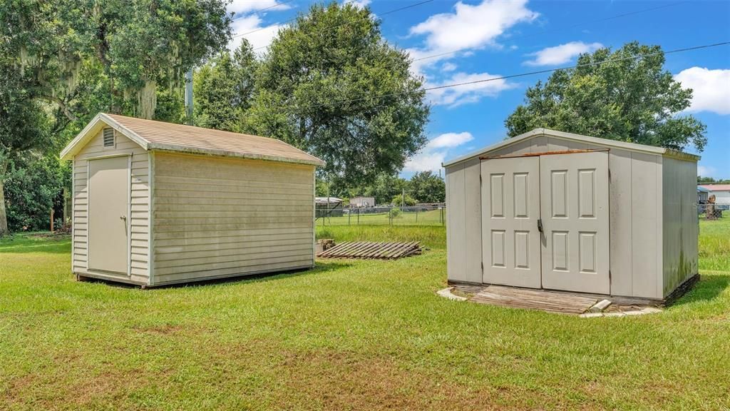 Active With Contract: $324,000 (3 beds, 2 baths, 1509 Square Feet)