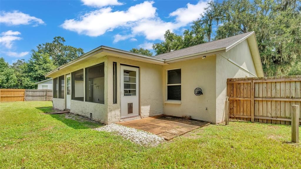 Active With Contract: $324,000 (3 beds, 2 baths, 1509 Square Feet)