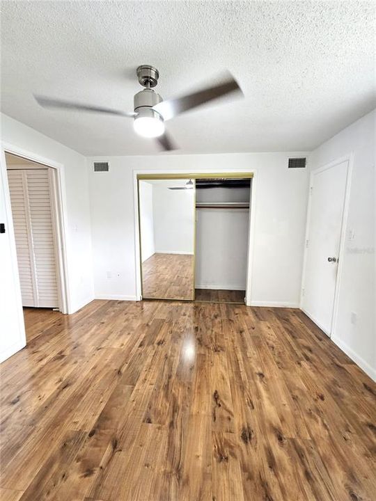 Active With Contract: $1,500 (1 beds, 1 baths, 585 Square Feet)