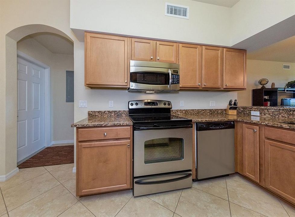 For Rent: $2,200 (2 beds, 2 baths, 1121 Square Feet)