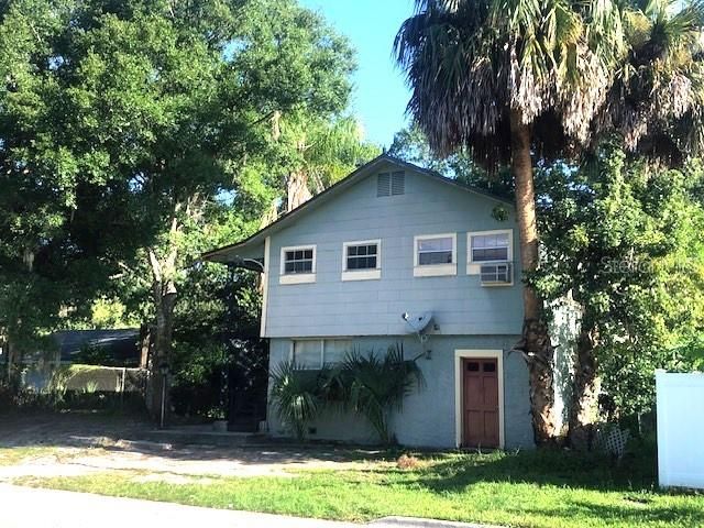 For Rent: $1,100 (2 beds, 1 baths, 696 Square Feet)