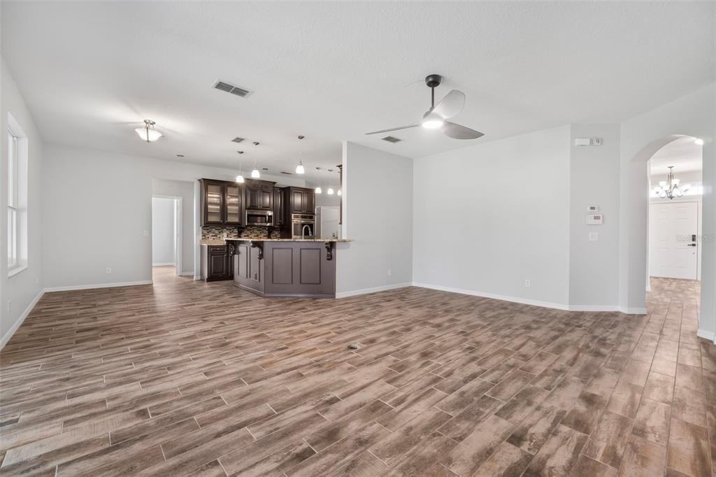 Active With Contract: $399,000 (4 beds, 3 baths, 2848 Square Feet)