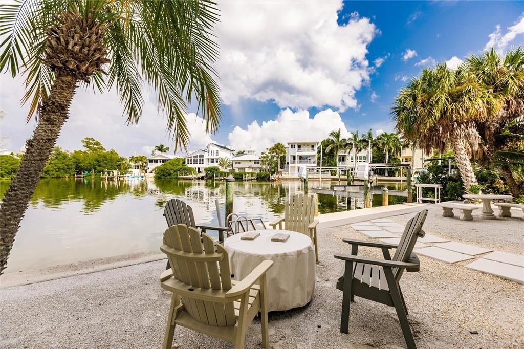 For Sale: $2,700,000 (3 beds, 3 baths, 2572 Square Feet)