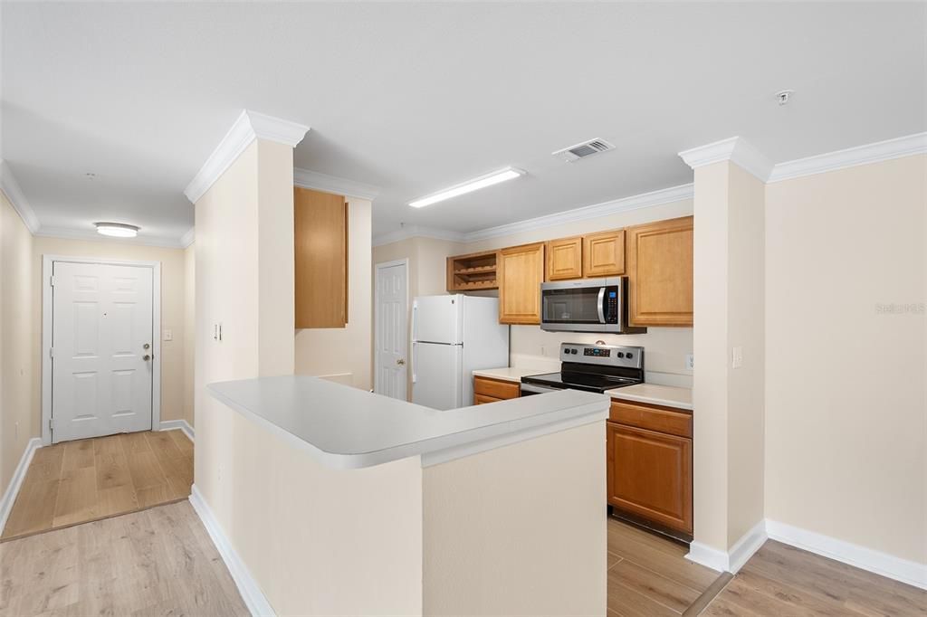 Active With Contract: $1,600 (2 beds, 2 baths, 1205 Square Feet)