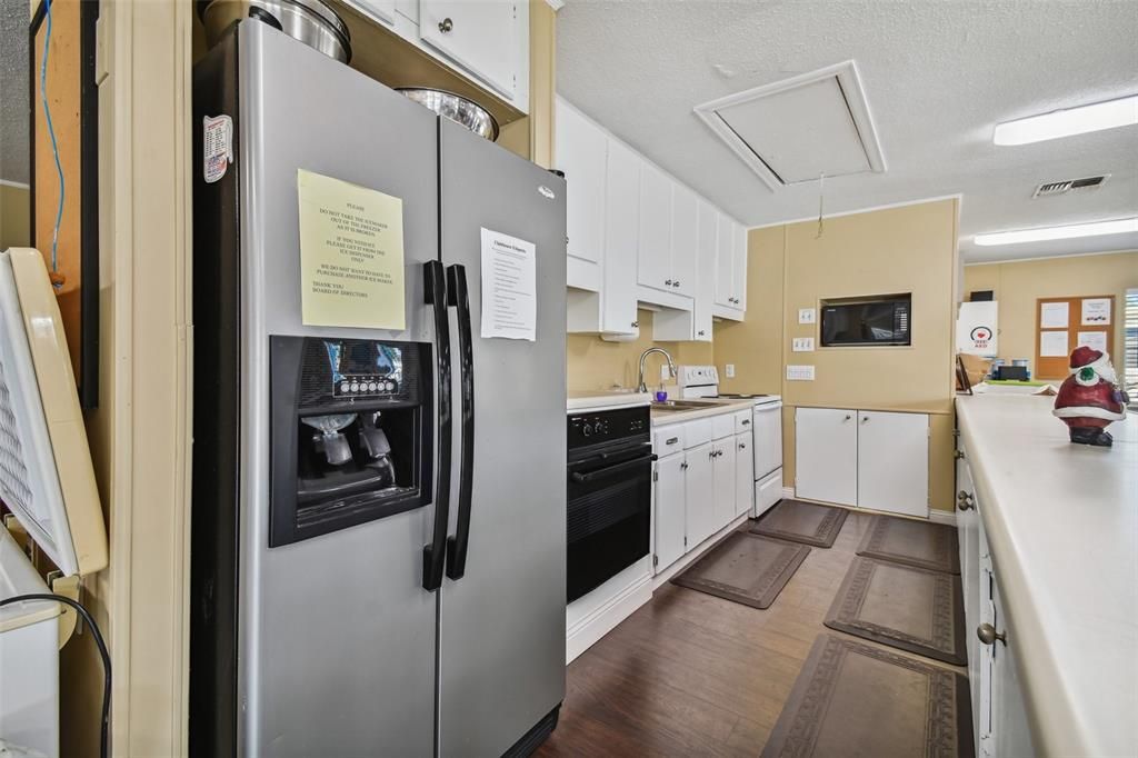 For Sale: $179,000 (1 beds, 1 baths, 454 Square Feet)