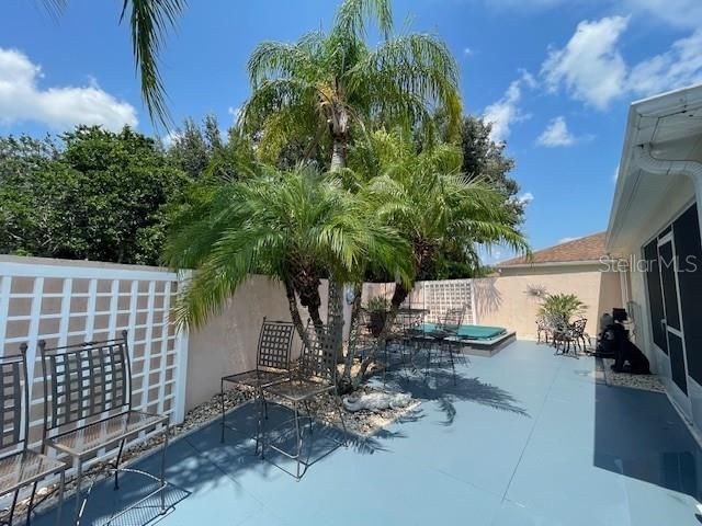 For Rent: $2,300 (2 beds, 2 baths, 1090 Square Feet)