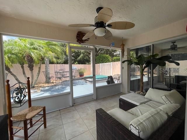 For Rent: $2,300 (2 beds, 2 baths, 1090 Square Feet)