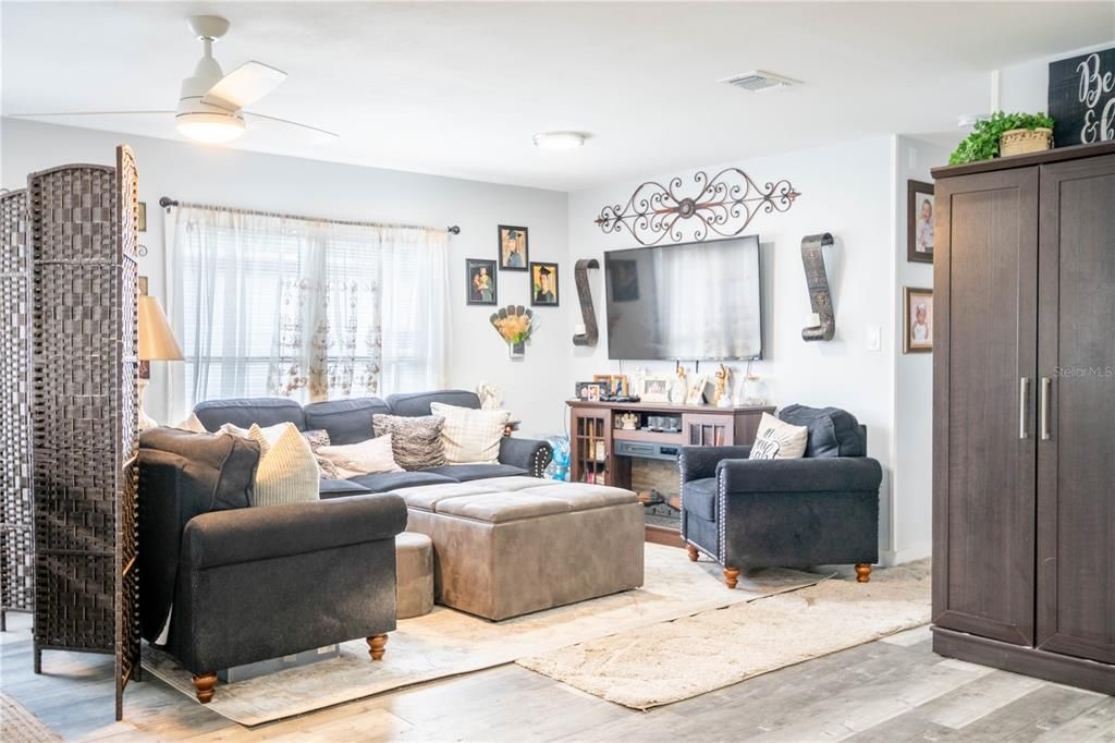 beautiful family room