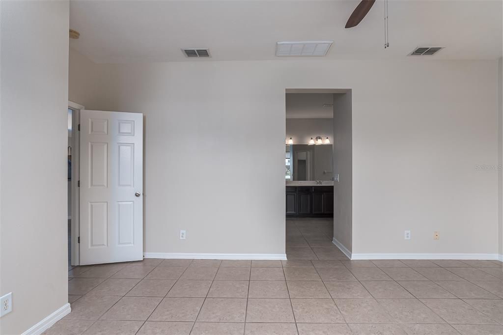 For Rent: $2,700 (3 beds, 2 baths, 2029 Square Feet)