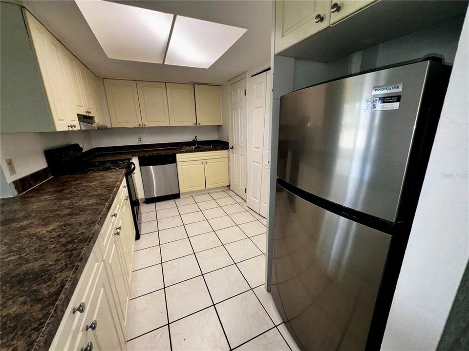 For Rent: $1,495 (2 beds, 2 baths, 905 Square Feet)