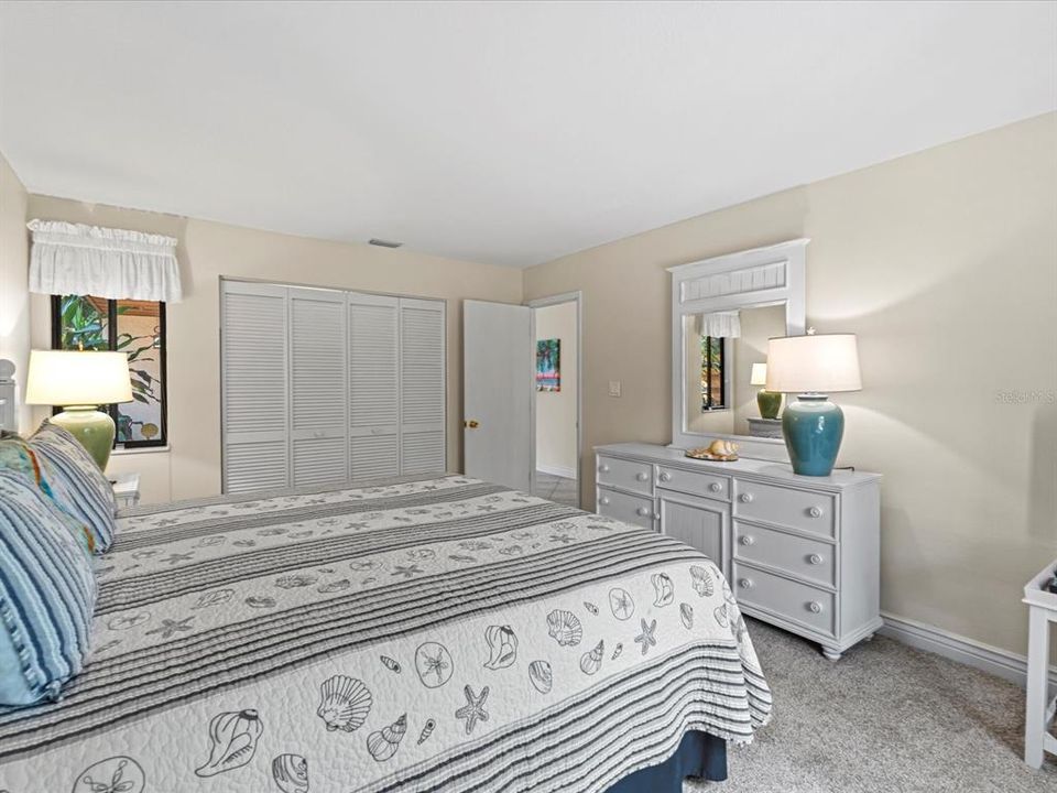 Active With Contract: $439,900 (3 beds, 2 baths, 1722 Square Feet)