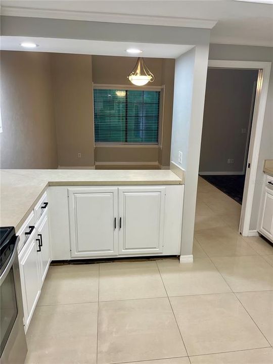 Kitchen with Breakfast Bar