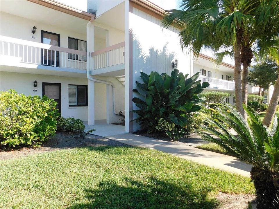 Recently Rented: $1,900 (2 beds, 2 baths, 1094 Square Feet)