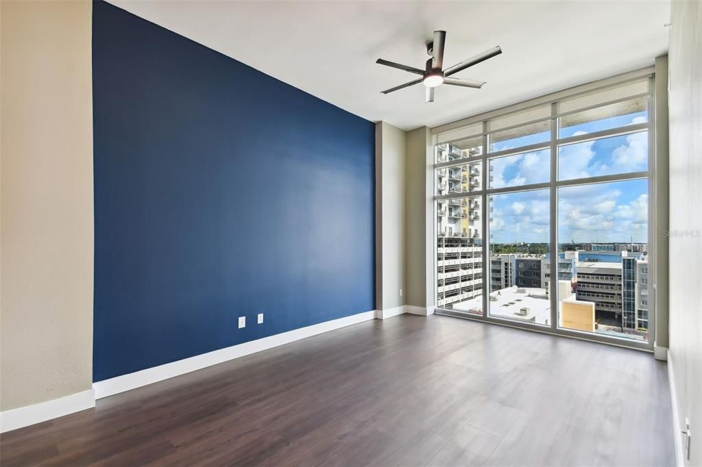 Active With Contract: $2,699 (2 beds, 1 baths, 1050 Square Feet)