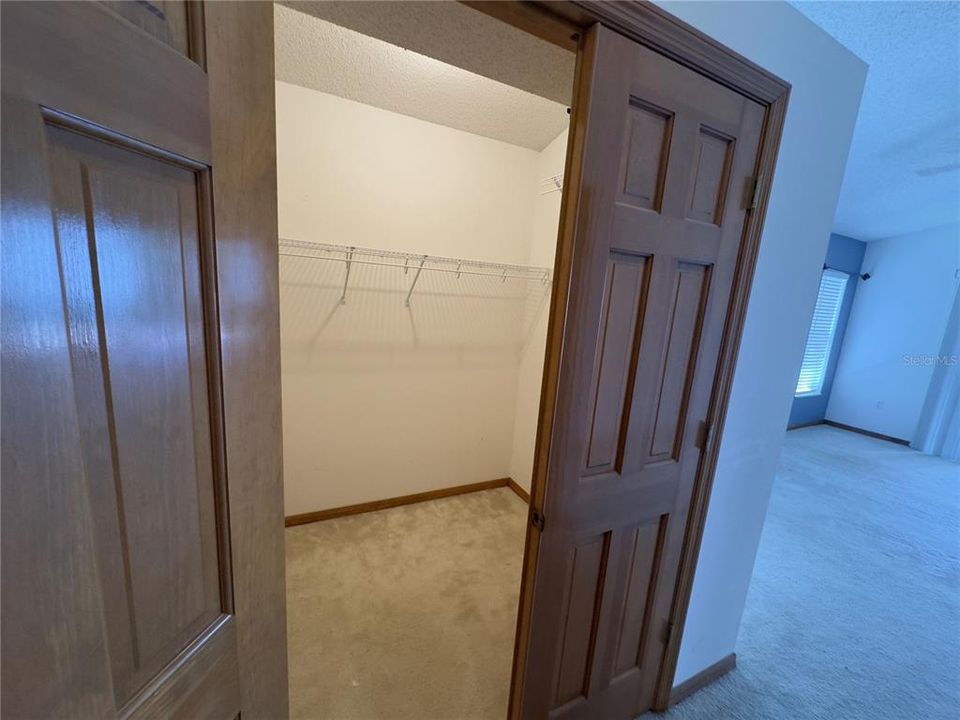 Activo con contrato: $399,000 (4 camas, 2 baños, 2015 Pies cuadrados)