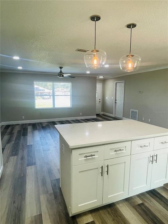 Active With Contract: $249,900 (3 beds, 2 baths, 1248 Square Feet)