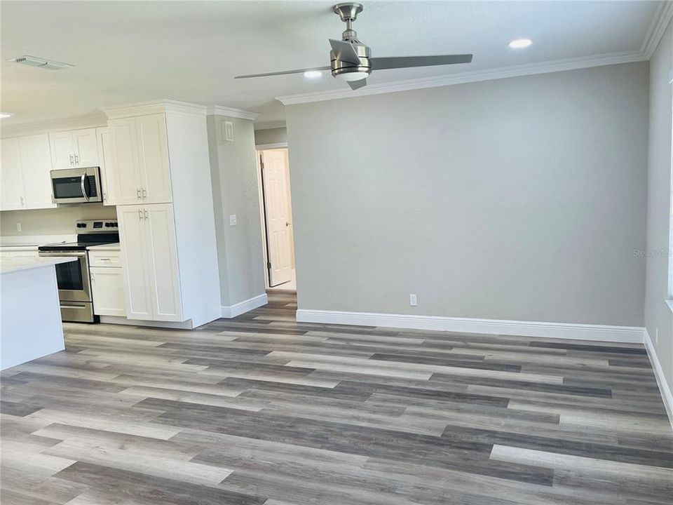 Active With Contract: $249,900 (3 beds, 2 baths, 1248 Square Feet)