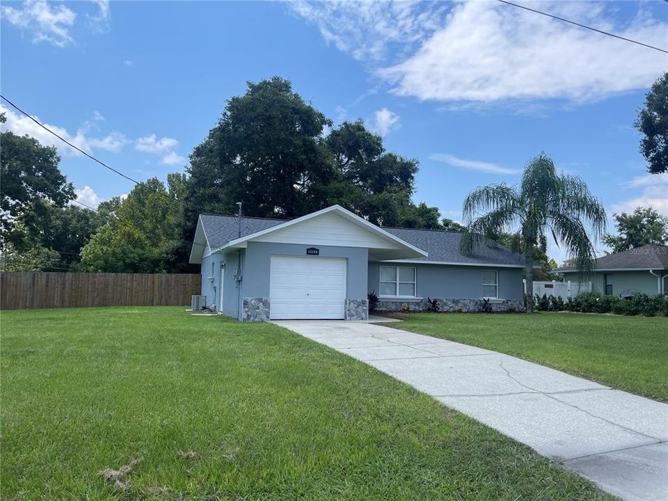 Active With Contract: $249,900 (3 beds, 2 baths, 1248 Square Feet)