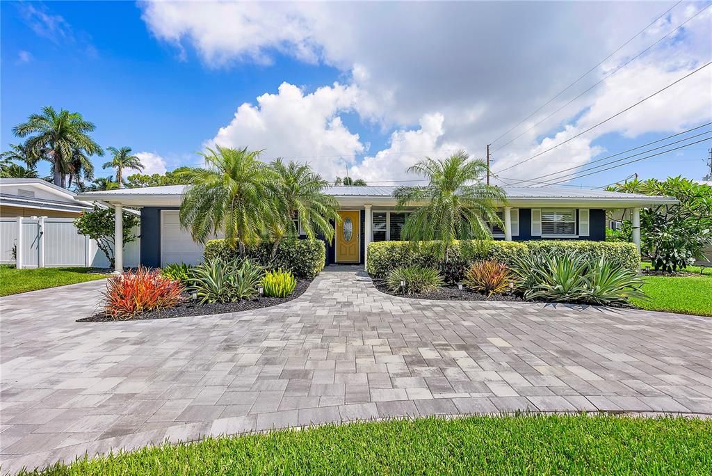 For Sale: $750,000 (3 beds, 2 baths, 1625 Square Feet)