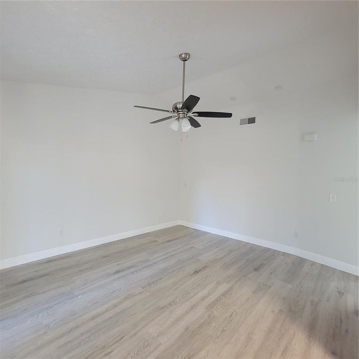 For Rent: $2,400 (3 beds, 2 baths, 1279 Square Feet)