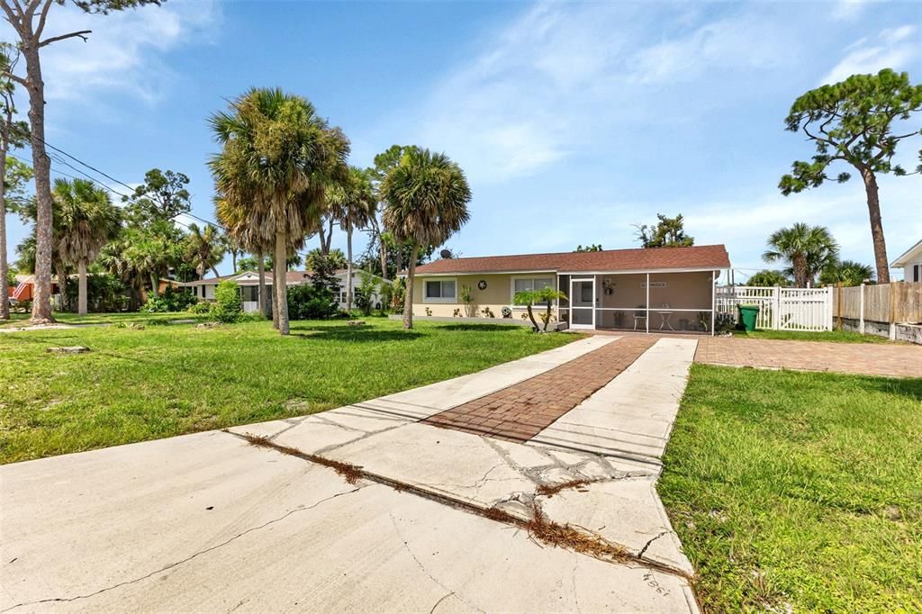 For Sale: $319,000 (3 beds, 2 baths, 1254 Square Feet)