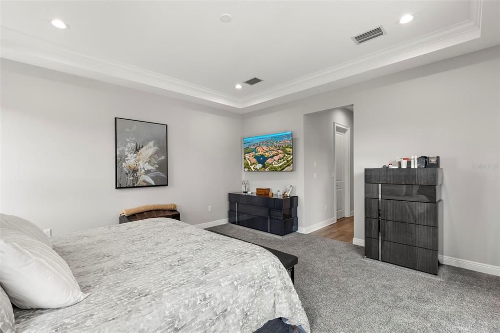 Active With Contract: $2,100,000 (3 beds, 2 baths, 2614 Square Feet)