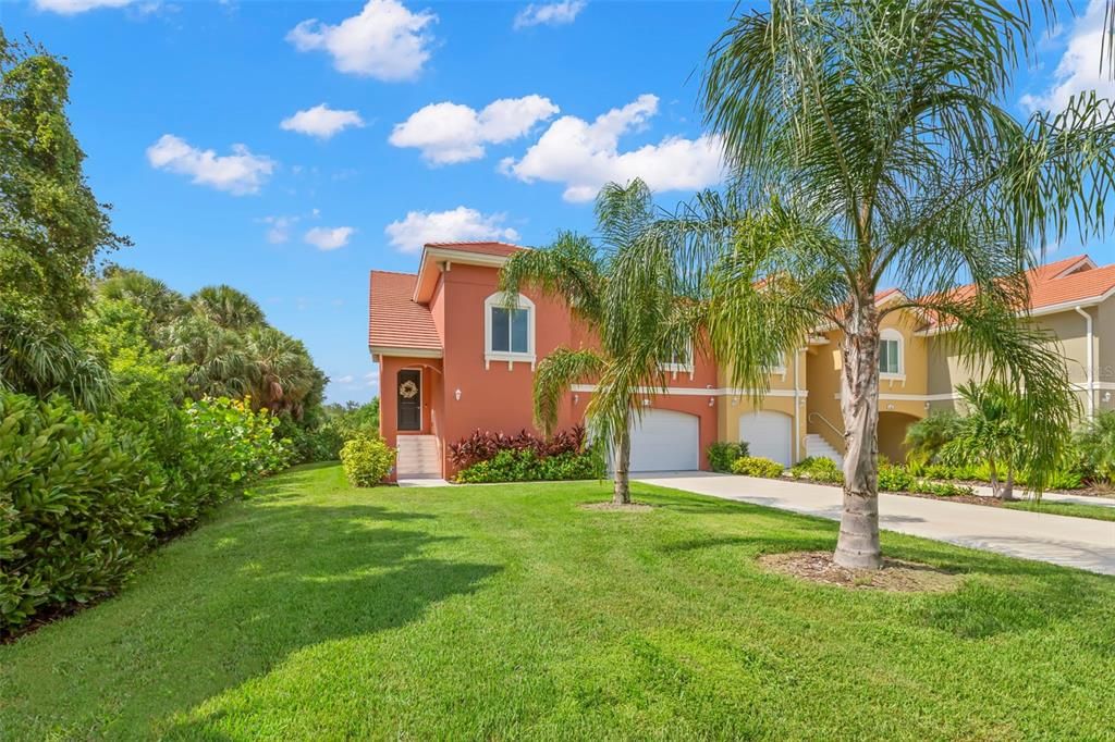 Active With Contract: $2,100,000 (3 beds, 2 baths, 2614 Square Feet)