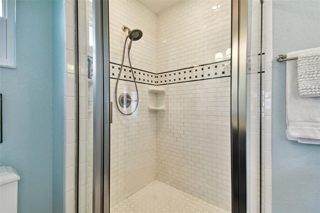 Active With Contract: $395,000 (2 beds, 2 baths, 1498 Square Feet)