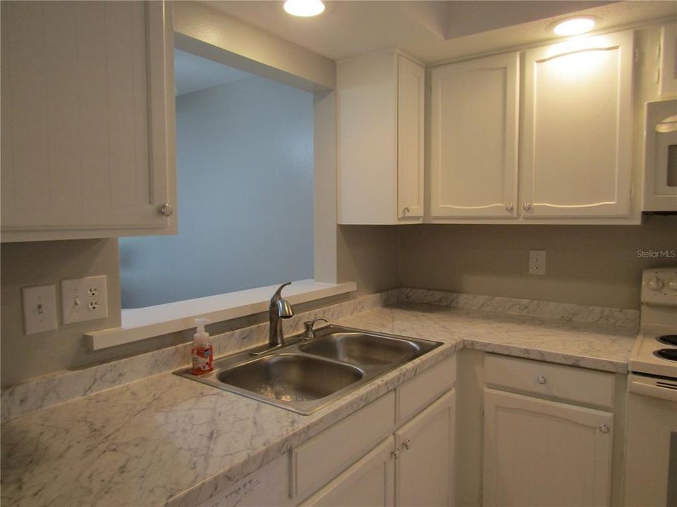 For Rent: $2,200 (2 beds, 2 baths, 1186 Square Feet)