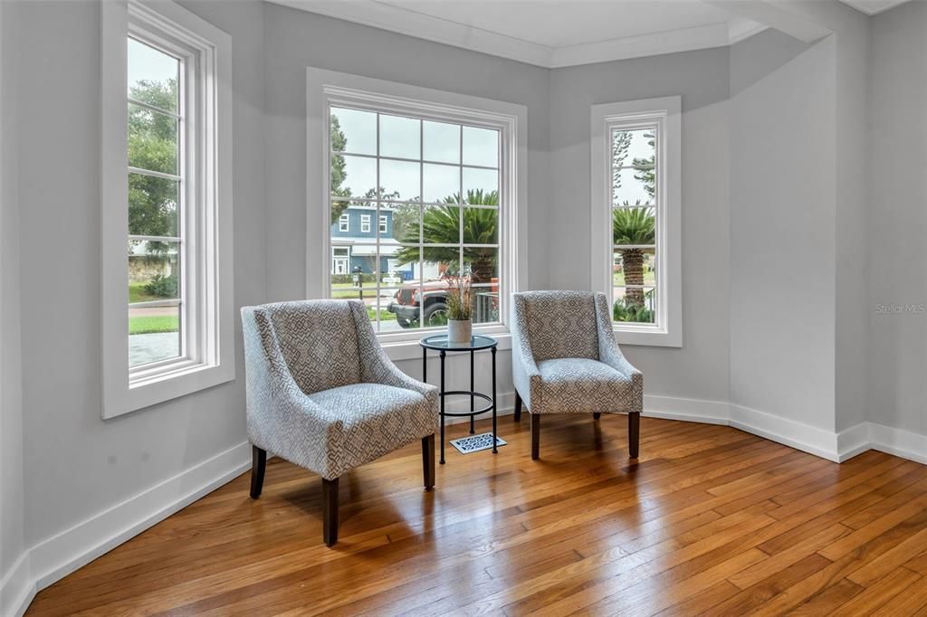 Sitting Area in Formal Dining