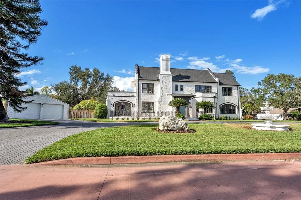 For Sale: $2,099,000 (5 beds, 5 baths, 5434 Square Feet)