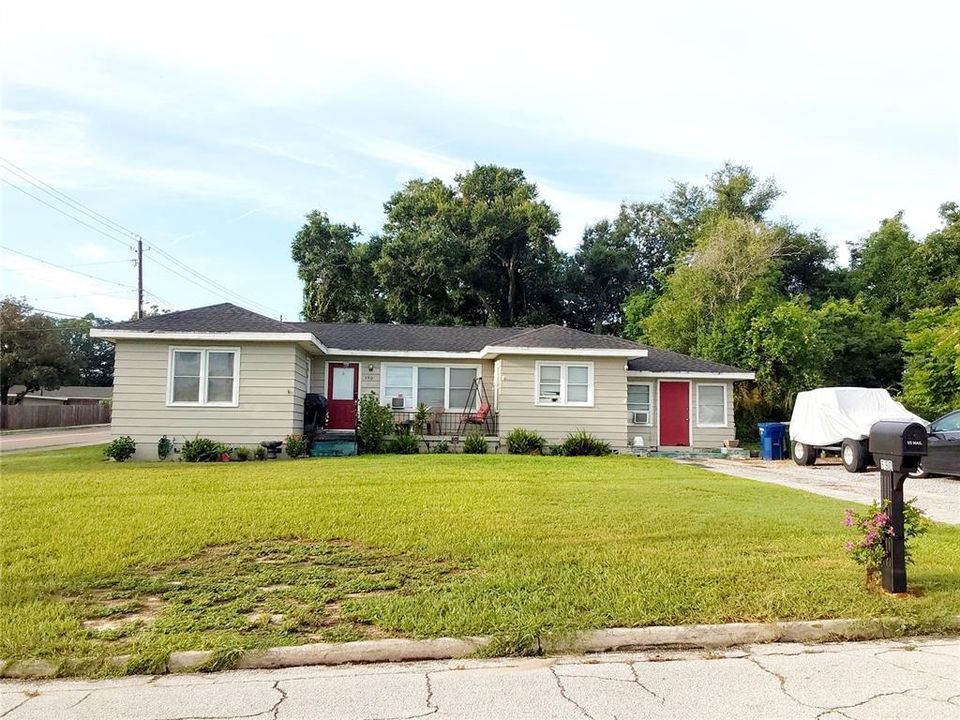 Active With Contract: $193,000 (3 beds, 2 baths, 1476 Square Feet)