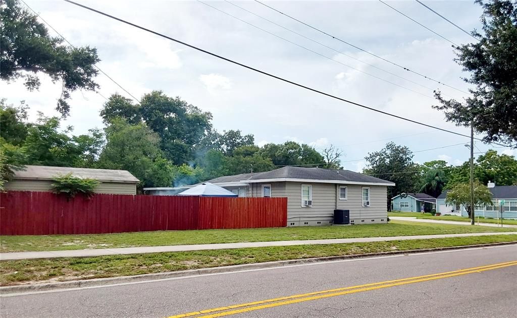 Active With Contract: $193,000 (3 beds, 2 baths, 1476 Square Feet)