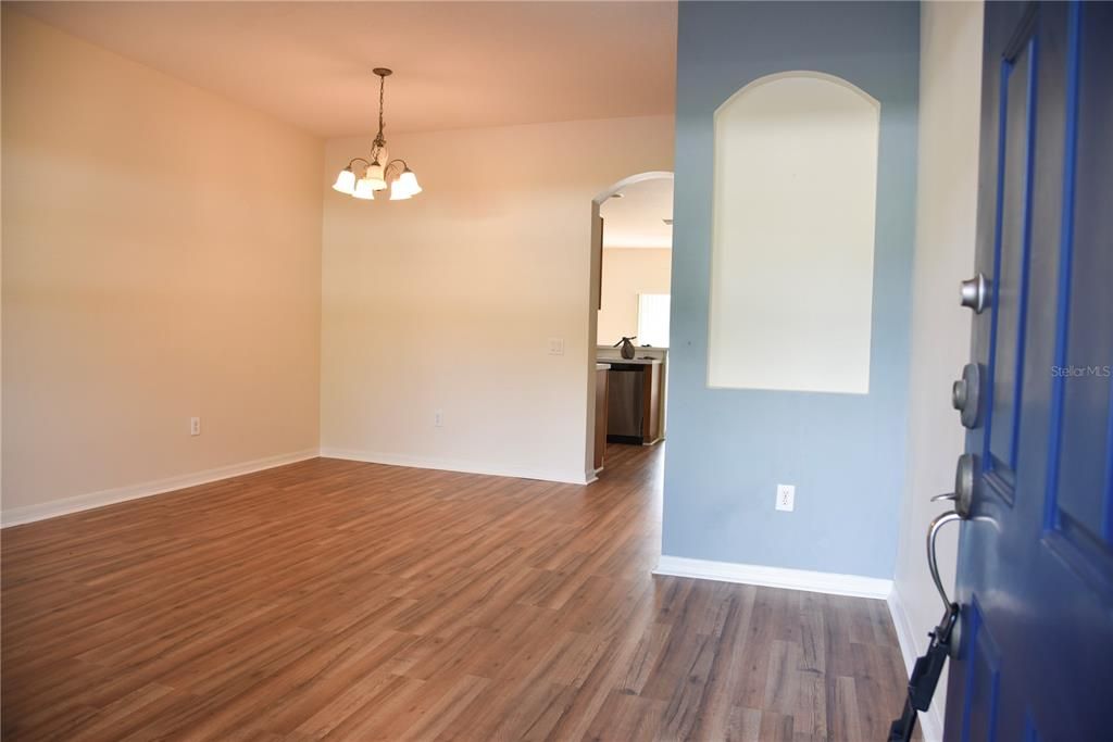 For Sale: $230,990 (2 beds, 2 baths, 1360 Square Feet)